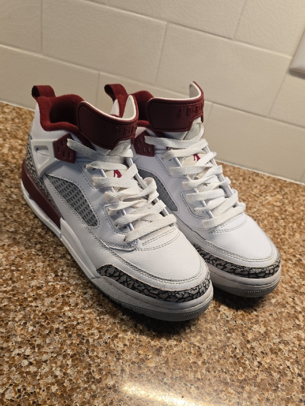 Jordan Spizike Low Team Red